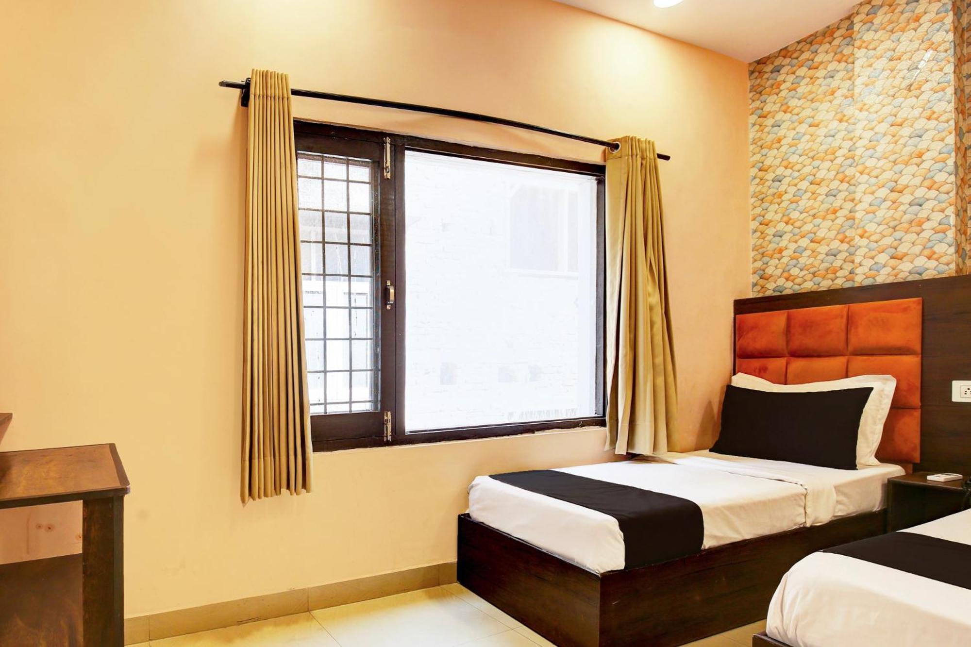 Hotel O Pink Residency Амритсар Экстерьер фото